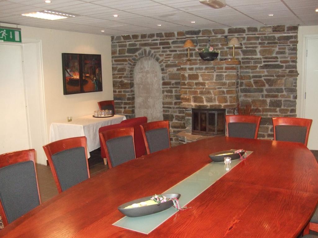 Klover Hotel Sauda Buitenkant foto