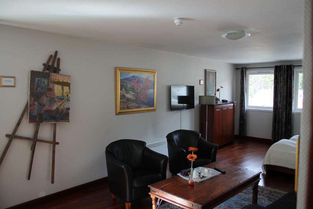 Klover Hotel Sauda Buitenkant foto