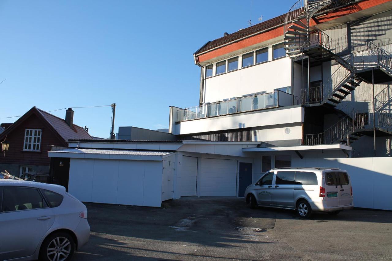Klover Hotel Sauda Buitenkant foto